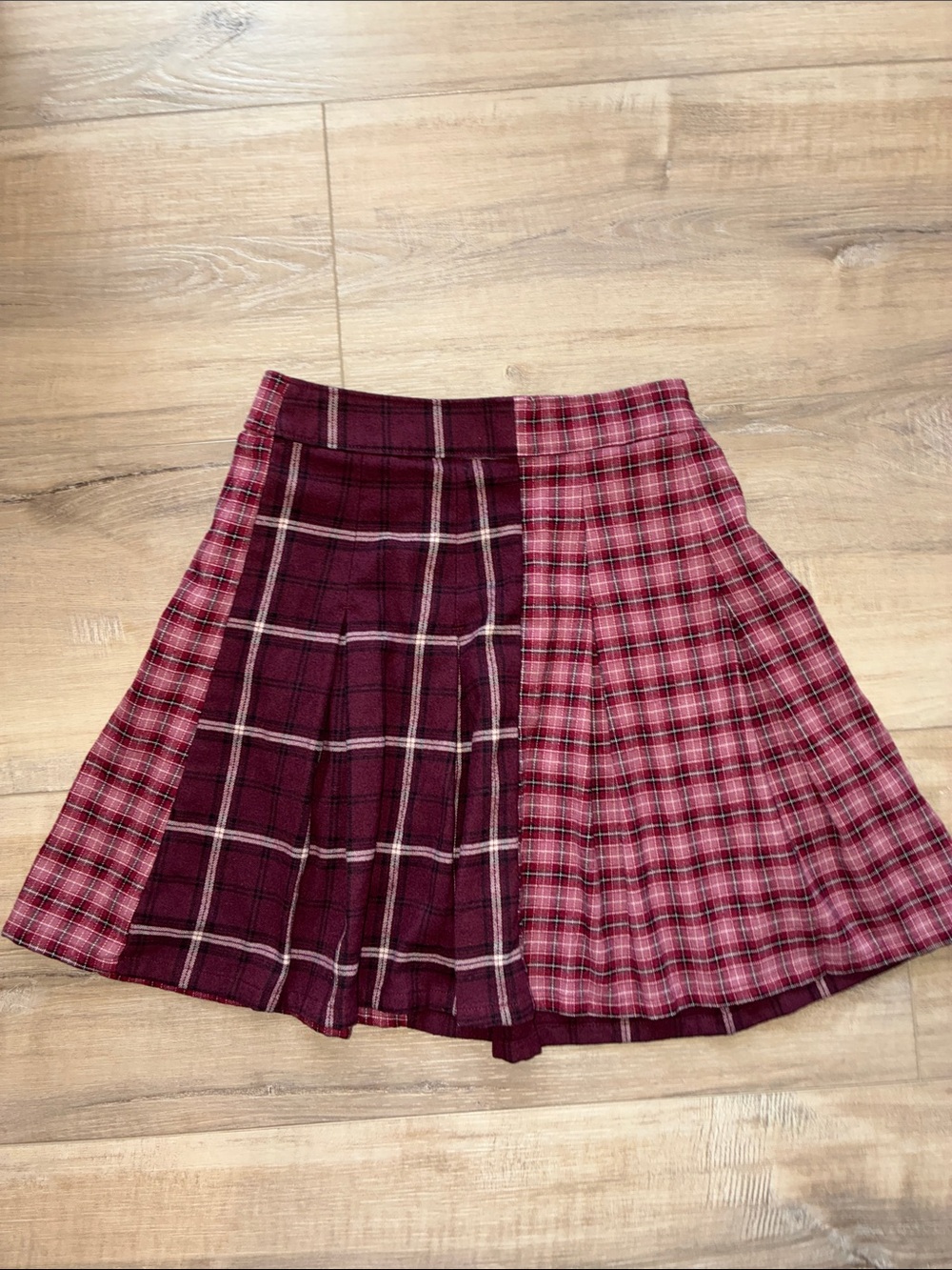 Hollister Two-Tone Burgundy & Pink Plaid Pleated Mini Ultra High Rise Skirt XS
